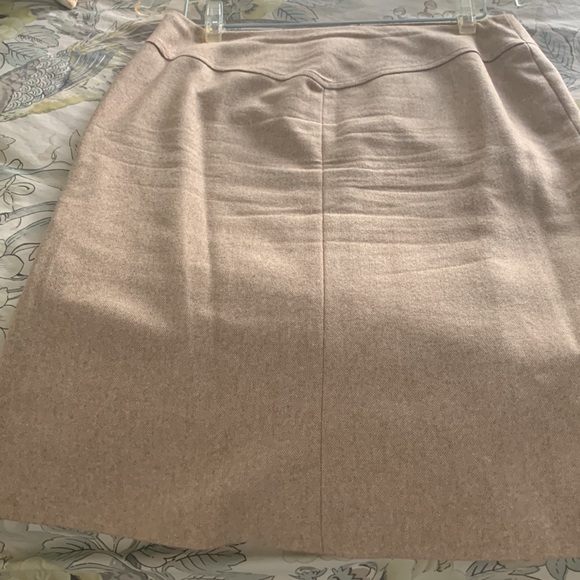 Faux fur-trim wool suit - Picture 5 of 8